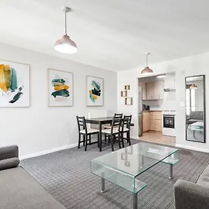https://apt-docklands-cozy-view.cambridgehotelsuk.com